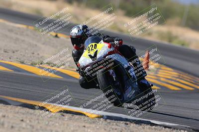 media/Oct-30-2022-CVMA (Sun) [[fb421c3cec]]/Race 16 Amateur Supersport Middleweight/